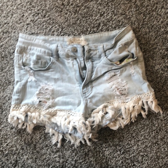 Altar’d state light denim shorts - Picture 1 of 3